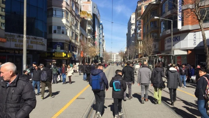 Eskişehirliler yazdan kalma bir günün keyfini çıkardı