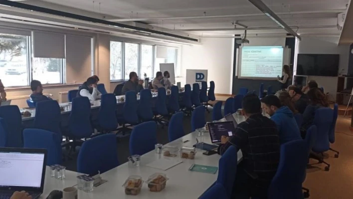 Fabrika çalışanlarına gönüllü proje eğitimi verildi