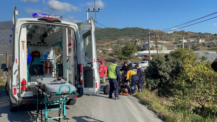 Gazipaşa'da motosikletle otomobilin çarpıştığı kazada araçlar alev aldı: 1 yaralı