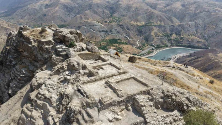 Geçmişi 3 bin yıllık tarihi kalede Osmanlı'ya ait karakol ortaya çıktı