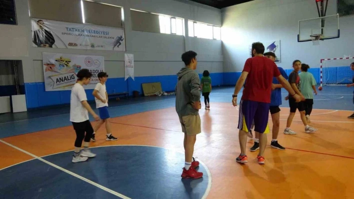 Geleceğin basketbolcuları Tatvan'da yetişiyor