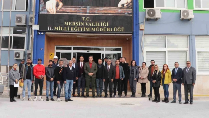 Gönüllü rehber öğretmenler Hatay'a gönderildi