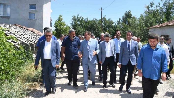 Gürkan: 'Yazıhan'a 470 kilometre asfalt yapıldı'