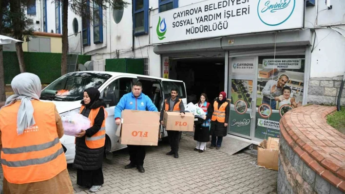 Güvenli alanlara yerleştirilen depremzedelerin tüm ihtiyaçları karşılanıyor