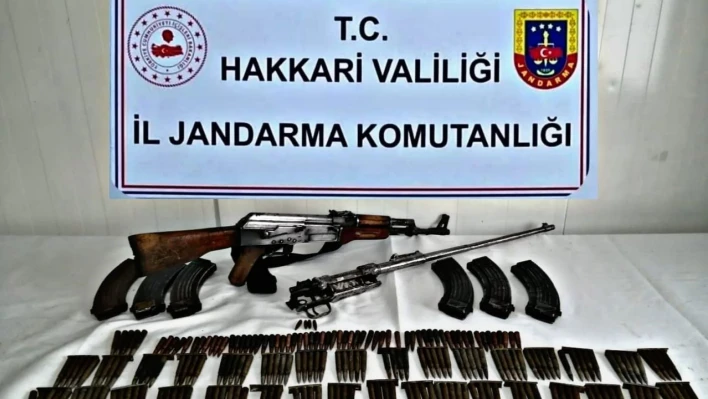 Hakkari'de bir evde silah ve mühimmat ele geçirildi