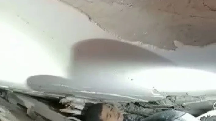 Hatay'da 9 yaşındaki çocuk 72 saat sonra enkazdan sağ olarak çıkarıldı