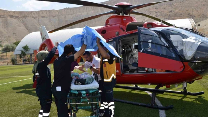 Hava ambulansı yeni doğan bebek için havalandı