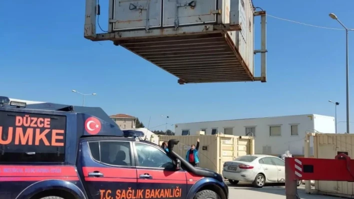 Hem sağlık hizmeti veriyorlar hem de yaşam alanı oluşturuyorlar