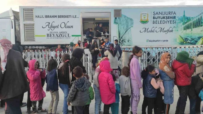 Her gün binlerce depremzedeye sıcak yemek