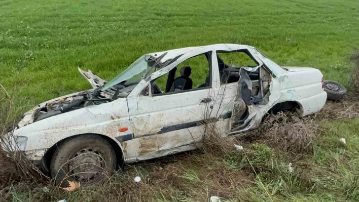 Hurdaya dönen araçtan sağ çıktı