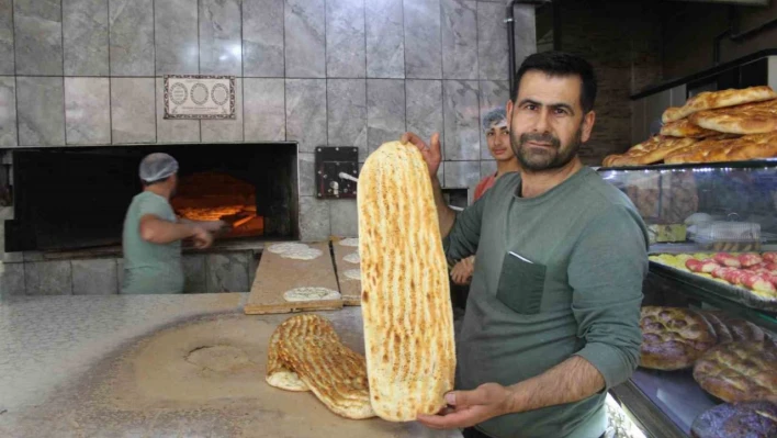 Iğdır'da fırınlarda Ramazan pidesi mesaisi