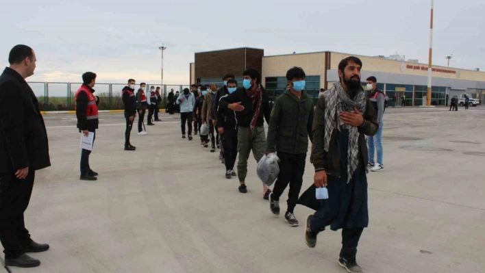 Iğdır'dan 138 göçmen daha ülkelerine gönderildi
