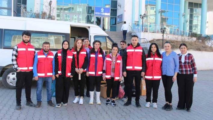 Iğdır'dan deprem bölgesine usta öğreticiler çocukları eğlendirmek için gitti