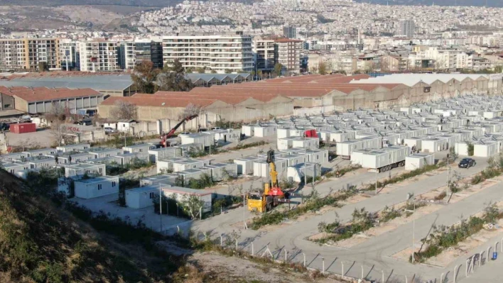 İzmir'deki konteynerler deprem bölgesine taşınıyor