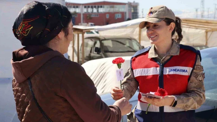 Jandarma, kadınları unutmadı