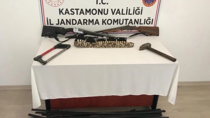 Kablo çalan iki hırsız tutuklandı