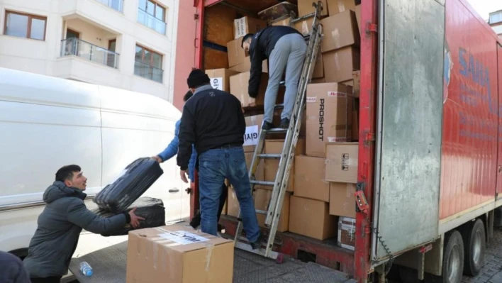 Kağıthane'den deprem bölgesine 60 tır dolusu yardım gitti