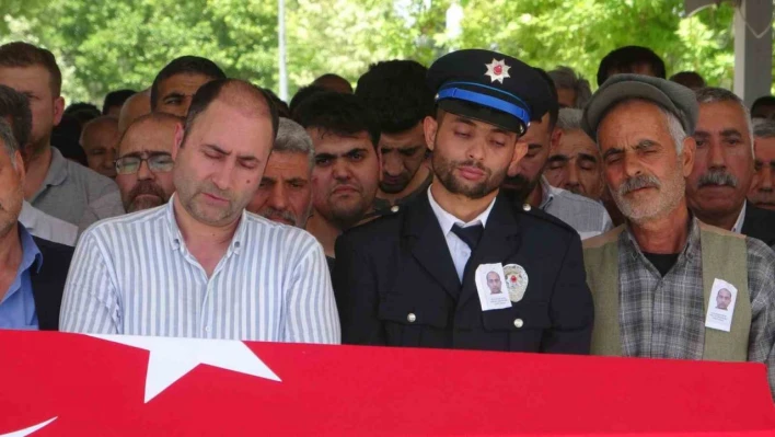 Kalp krizi geçiren polis memuru son yolculuğuna uğurlandı