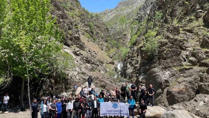 Karanlık Dere Kanyonu'nda doğa yürüyüşü düzenlendi