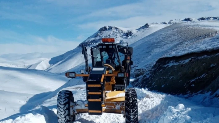 Kars'ta 17 köy yolu ulaşıma kapalı bulunuyor