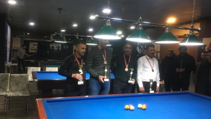 Kars'ta 3 bant bilardo şampiyonası sona erdi