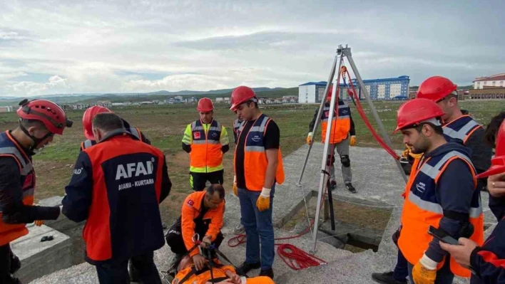 Kars'ta AFAD gönüllü eğitimleri sürüyor