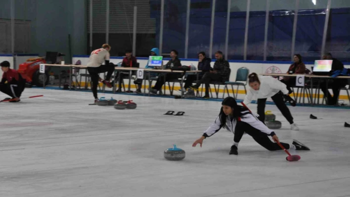 Kars'ta Curling Şampiyonası sona erdi