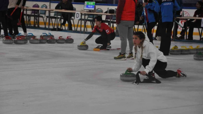 Kars'ta Curling Türkiye Şampiyonası heyecanı sürüyor