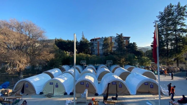 Kartal Belediyesi Hatay'da afet koordinasyon çadırı kurdu