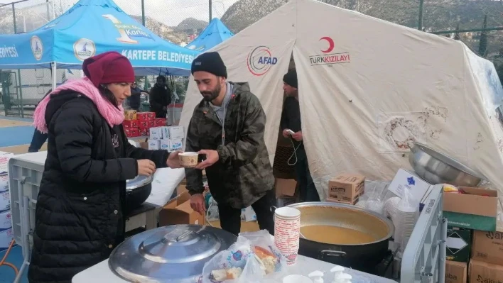 Kartepe Belediyesi Defne'de yaraları sarıyor