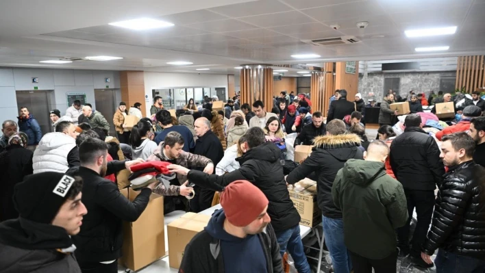 Kartepe depremzedeler için tek yürek oldu