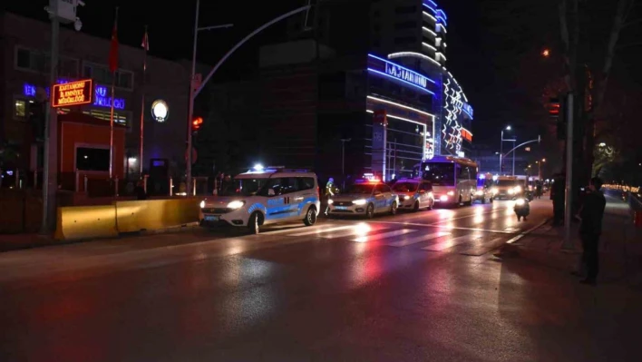 Kastamonu Emniyetinden deprem bölgesine 60 personel gönderildi