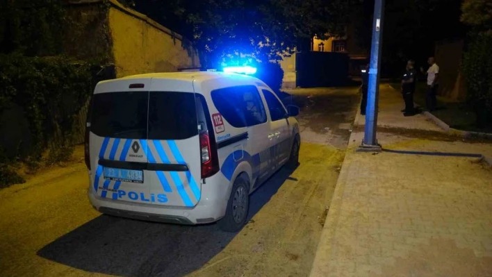 Kavgayı ayırırken pompalı tüfekle vuruldu