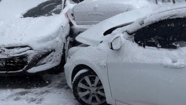 Kayganlaşan yol kazayı beraberinde getirdi