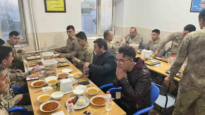 Kaymakam Ocak askerlerle iftar yemeğinde buluştu