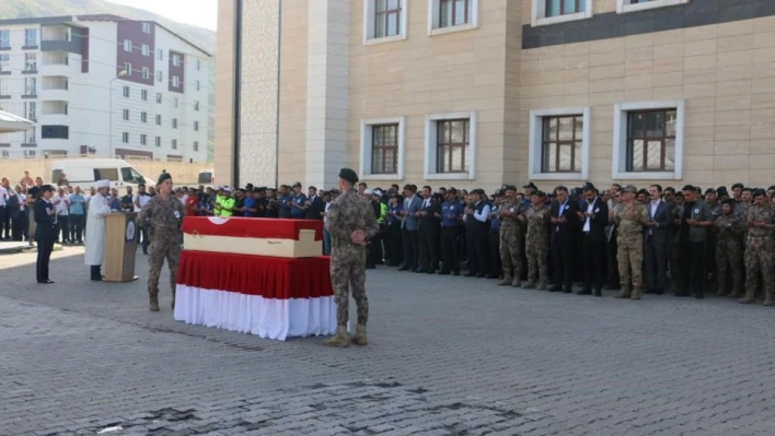 Kazada hayatını kaybeden polisin naaşı memleketine uğurlandı