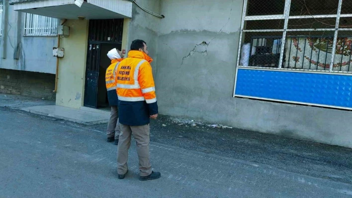 Keçiören Belediyesinin uzman ekipleri hasar tespiti için sahada