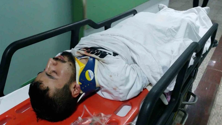 Kendini vuran ağabiyini hastaneye götürürken kazada yaralandı
