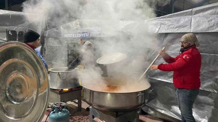 Kepez'in Sahra mutfaklarından günde 20 bin kişiye sıcak yemek