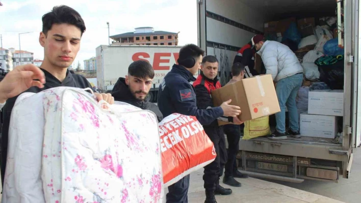 Kırklareli'nde deprem bölgelerine gönül köprüsü: 9 bin 239 çadır ve konteyner gönderildi