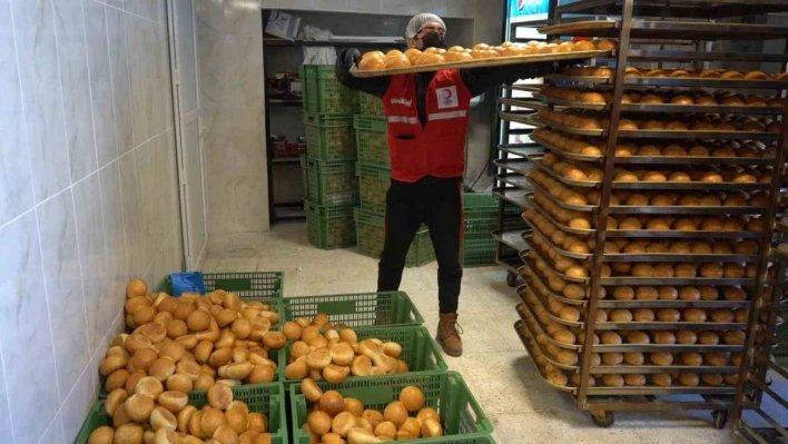 Kızılay'ın afet bölgelerindeki yardım çalışmaları devam ediyor