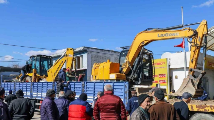 Köşk Belediyesi, 2 iş makinesini deprem bölgesine gönderdi