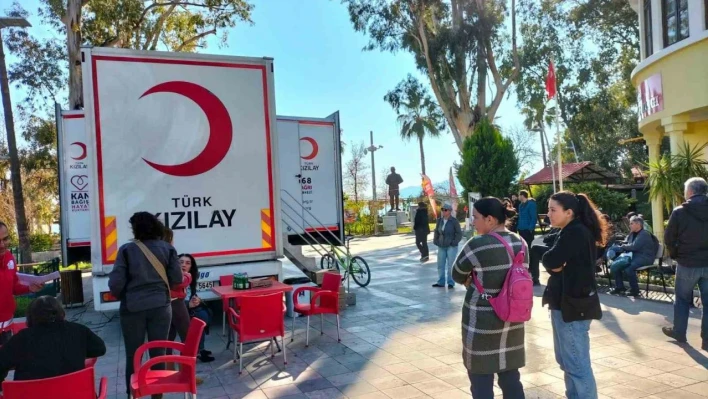 Köyceğizliler depremzedelere kan bağışına yoğun ilgi gösterdi