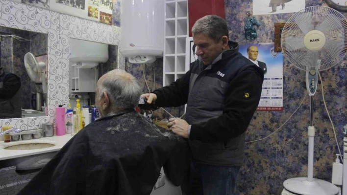 Kuaförler müşterileri için zammı erteliyor