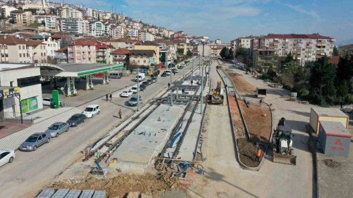 Kuruçeşme tramvay hattı rayları döşeniyor
