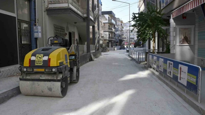 Kuşadası Cumhuriyet Mahallesi'nde çalışmalar sürüyor