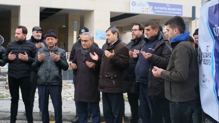 Kütahya Belediyesi'nden Türkoğlu ilçesine yardım tırı