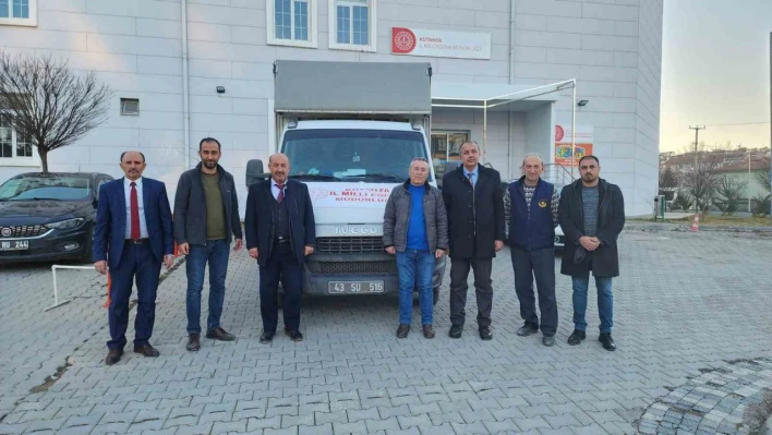 Kütahya MEM deprem bölgesine soba, uyku tulumu ve yatak gönderdi