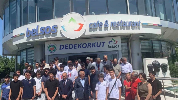 LGS Şampiyonlarına Başkan Sami Er'den özel kutlama