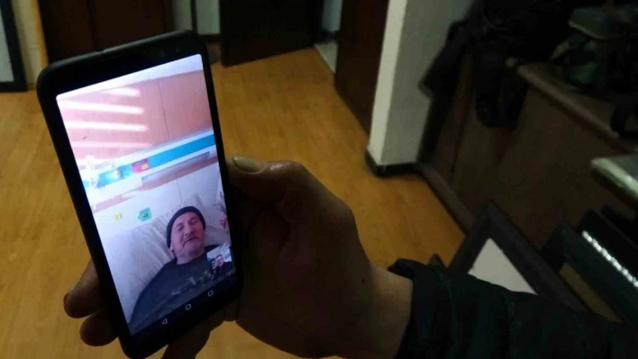 Madenci işçisi mancar yemeye davet ettikleri depremzedeyle telefonda görüştü